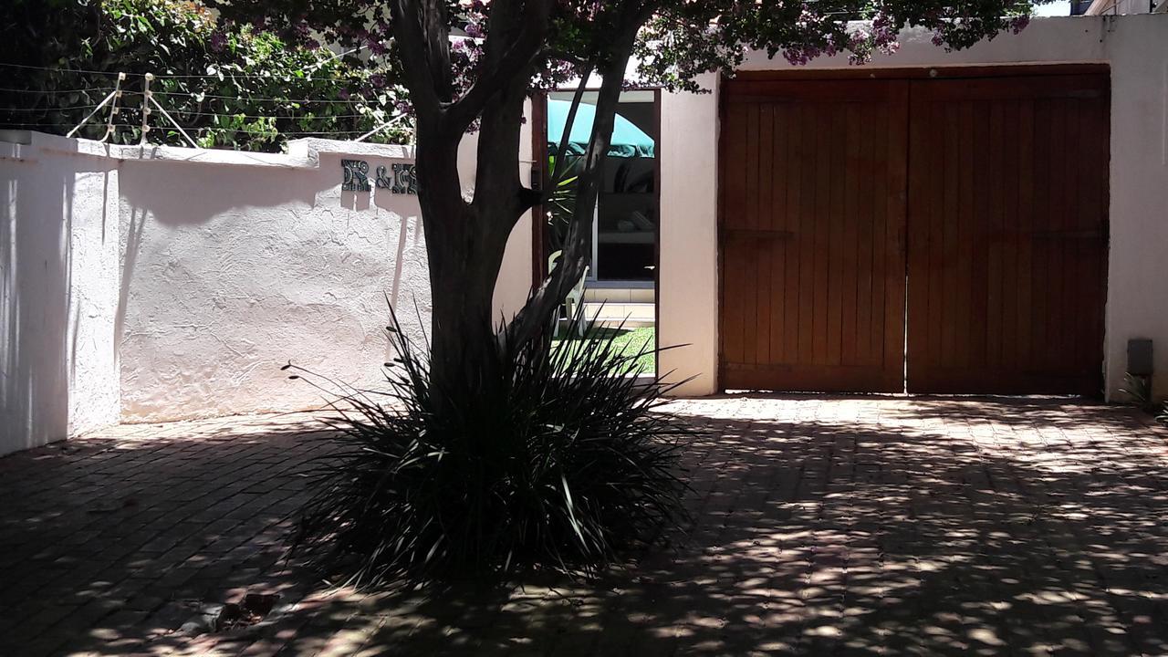 Bed and Breakfast R & R'S Retreat Johannesburgo Exterior foto